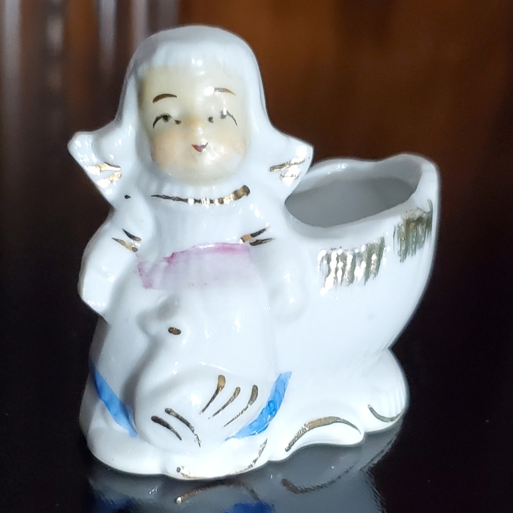 Vntg White Gold Gilt Netherlands 🇳🇱 Girl Goose and Basket Porcelain Toothpick